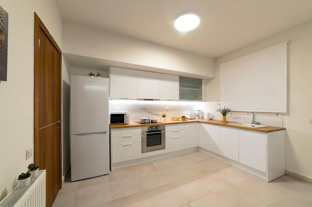 Luxury Town Center Suite, Β1 伊拉克利翁 外观 照片