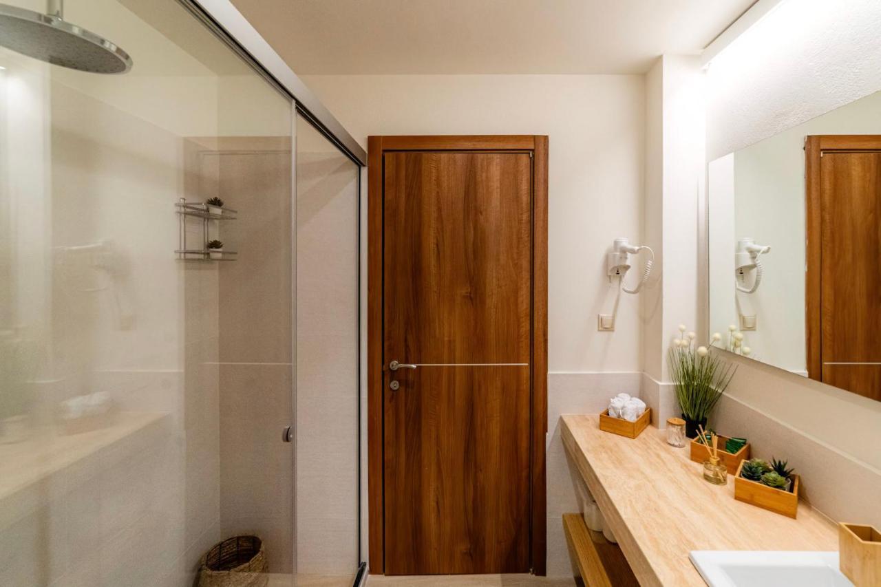 Luxury Town Center Suite, Β1 伊拉克利翁 外观 照片
