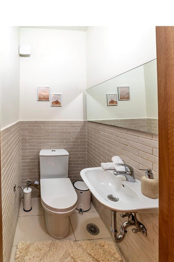 Luxury Town Center Suite, Β1 伊拉克利翁 外观 照片